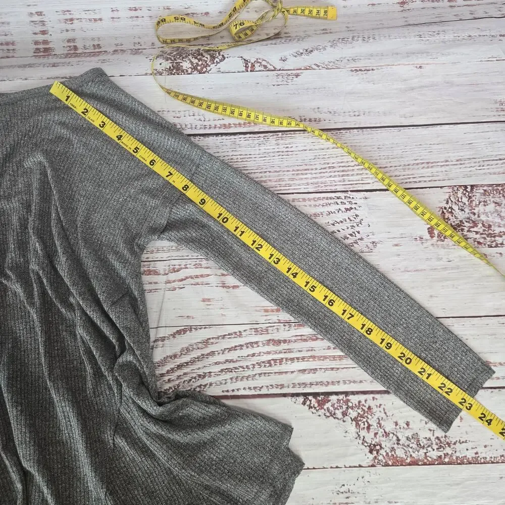 PPLA Gray Cold Shoulder Long Sleeve Top M Oversize Light Rib Knit Neutral Basic